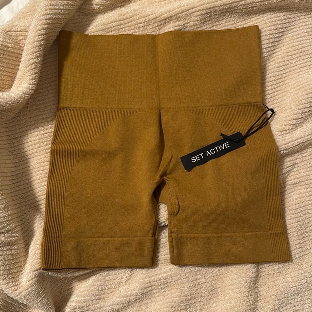 NWT Set Active Shorts